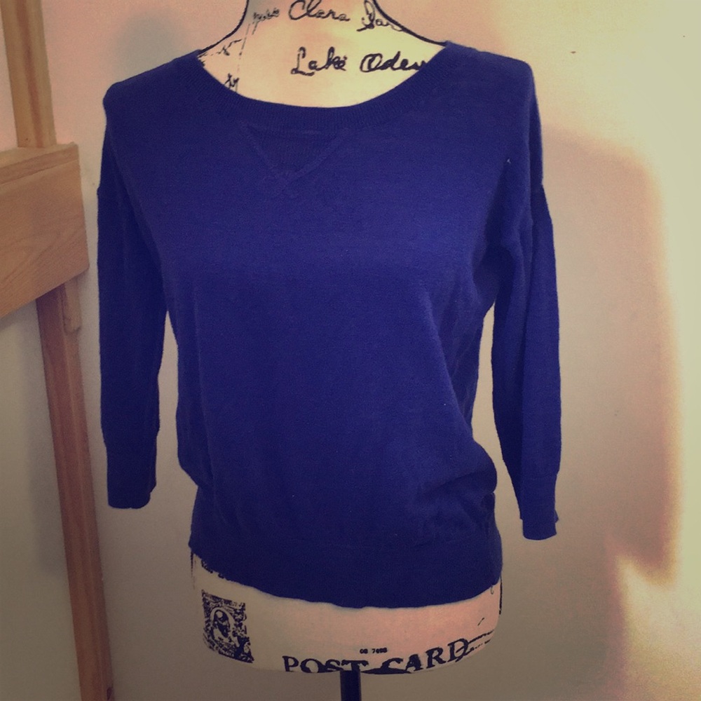 Women’s sweater/blouse